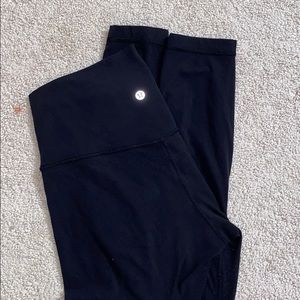 Lululemon Aligns 25”, size 8